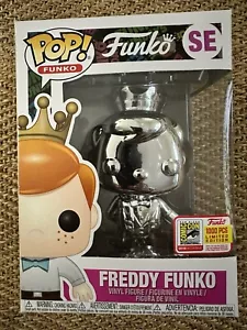 Funko Pop SE Freddy Funko Silver Chrome SDCC Fundays 2018 LE 1000 W/ Protector - Picture 1 of 12