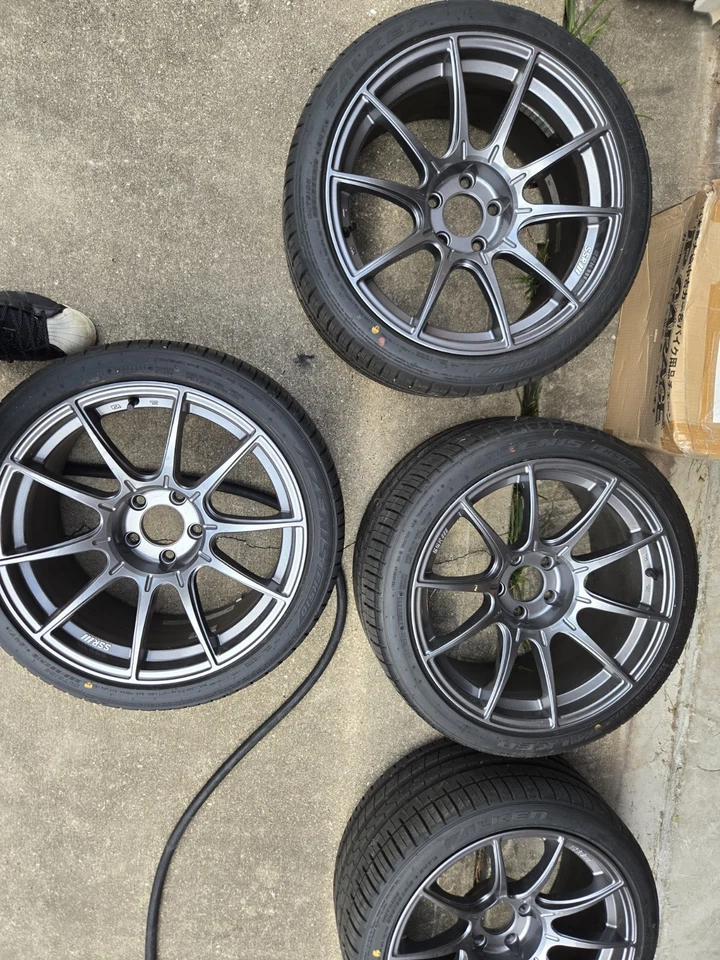 Juego de ruedas SSR GTX01 18 pulgadas +22 desplazamiento 5x1143 patrón de pernos con neumáticos 255/35 18 Foto 1 de 4