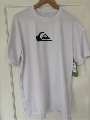 Men’s Quicksilver Solid Streak Short Sleeve UPF 50 Rash Guard M NWT - Image 1 of 3