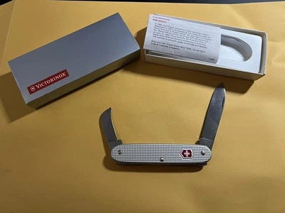 Navaja suiza Victorinox - Podadora/Mango de aluminio plateado/Ino inoxidable Bld/Nueva en caja Foto 1 de 4