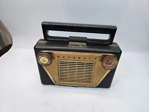 Motorola 55M1U portable tube radio - Picture 1 of 4