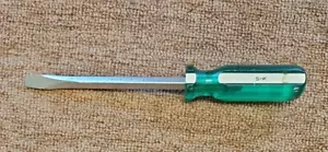 S-K Tools 72106 Green & White Handle Slotted/Flat Head Screwdriver Made in USA - Picture 1 of 5