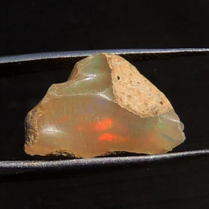 Äthiopischer Opal grob 7,90 ct Spiel des Feuers echter Opal Stein 13x18x9 mm SU-236 - Bild 1 von 3