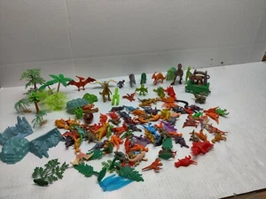 Mini Dinosaur Toys Figures Lot Some Jurassic World Large Lot Mixed - Foto 1 di 7