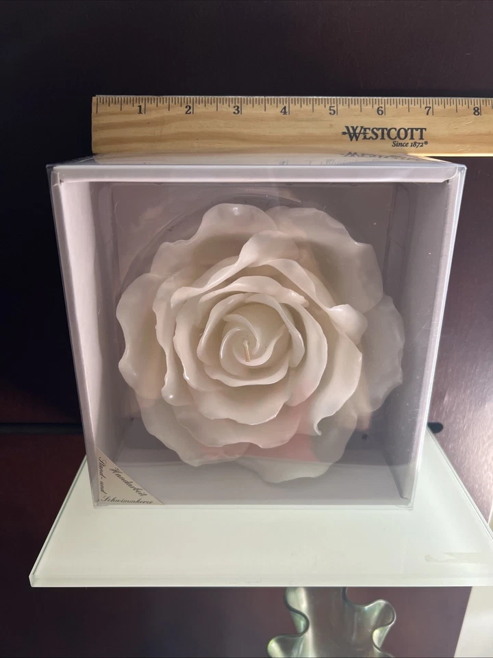 Vela flotante rosa blanca hecha a mano en Suiza  Foto 1 de 3