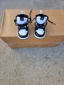 Nike Air Jordan 1 Mid TD White Shadow Shoes 640735-073 Blk Grey Size 6C EUC!