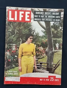 Life Magazine, May 12, 1958, Banished Queen's Holiday, Ex-Queen Soraya - Imagen 1 de 12