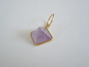 Kleiner Anhänger mit Pyramidenförmigem Amethyst 1,0 g/2,3 x 1,4 cm - Bild 1 von 3