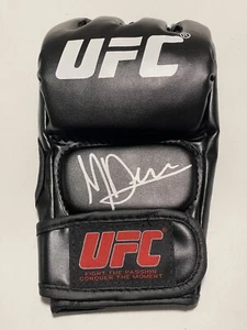 Guante UFC firmado por Mackenzie Dern Beckett certificado de autenticidad autografiado IP a - Imagen 1 de 4