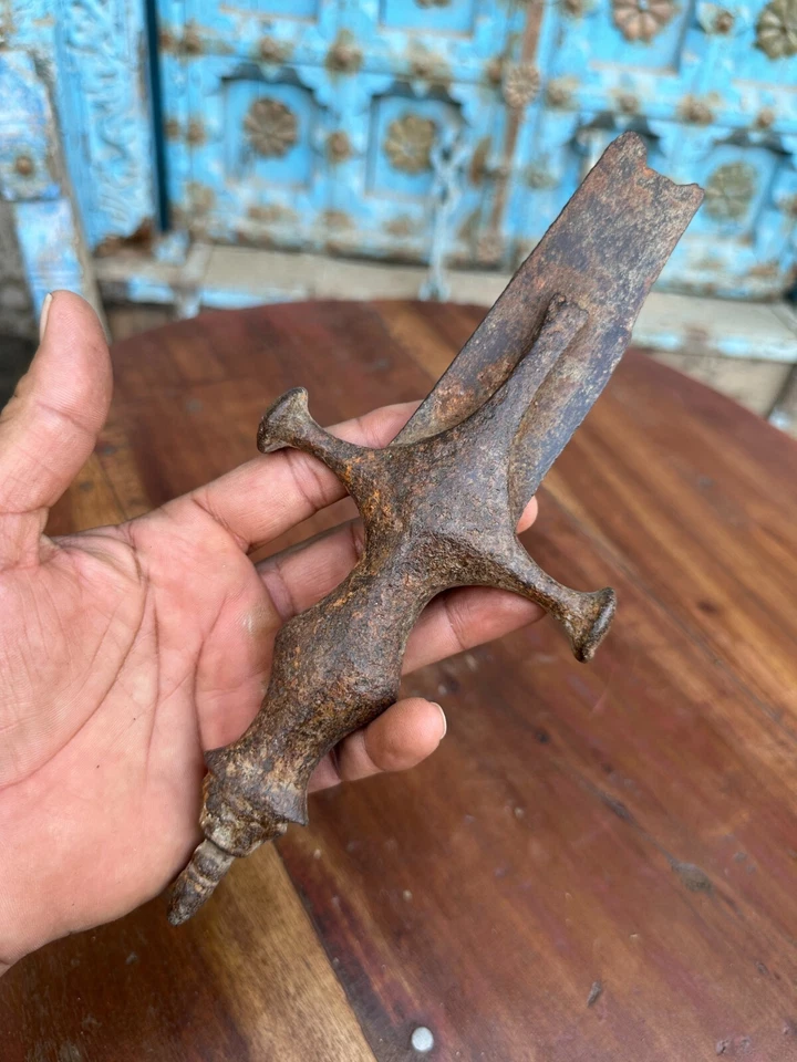 1800's  Ancient Old Iron Hand Forged Beautiful Sword Broken Blade Handle - Image 1 of 4