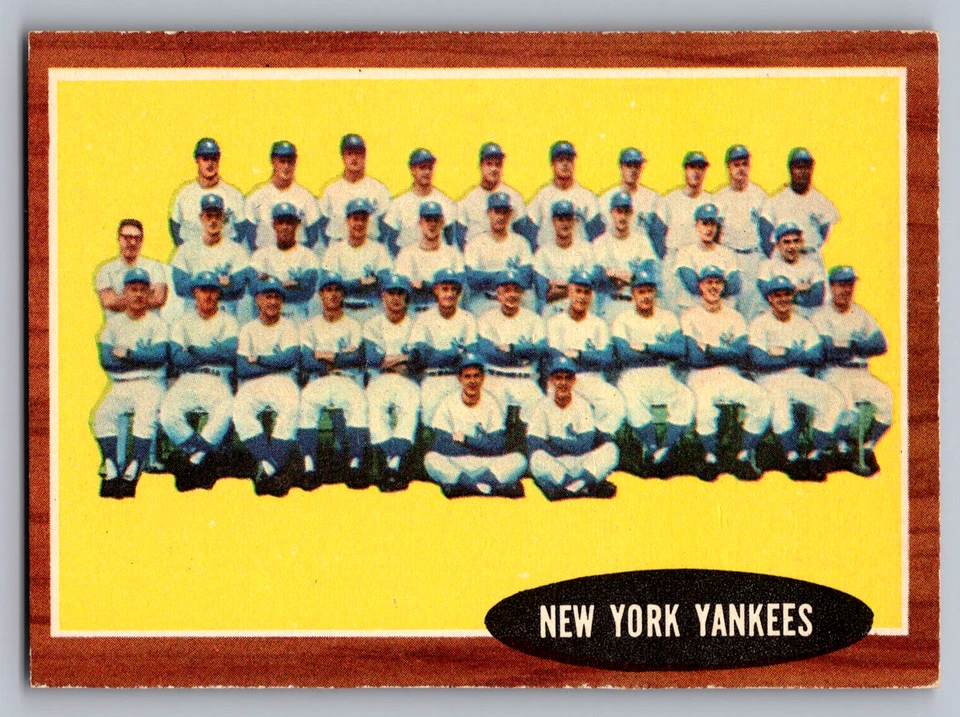 1962 TOPPS #251 NEW YORK YANKEES TARJETA DEL EQUIPO CON MANTLE/MARIS/FORD/BERRA Foto 1 de 3