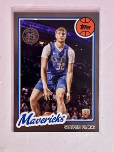 2025-26 Topps Cooper Flagg Foil RC 45th Anniversary SP #80BK-51 Mavericks Rookie - Bild 1 von 2
