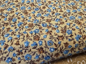 14 ~ Estate Stash VINTAGE COTTON QUILT SQUARES Ditsy blue brown on carmel Ea 9" - Imagen 1 de 6