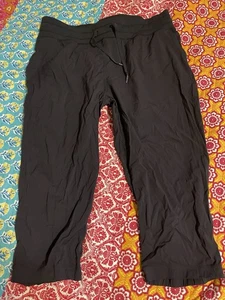 Lululemon Tanzstudio Crops schwarz Gr. 12 - Bild 1 von 4