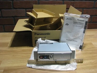 Cámara grabadora de video para automóvil de policía Panasonic AG-CPD15P con montaje y llave N.I.B. Foto 1 de 4