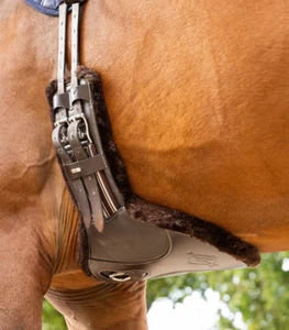 LeMieux Arika Simuwool Contoured Short Stud Girth Mono XC Black/Brown 45-75cm - Picture 1 of 15