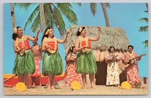 Hawaii, Hula Mädchen Blumen Bewegung, Pan American World Airways Vintage Postkarte - Bild 1 von 2