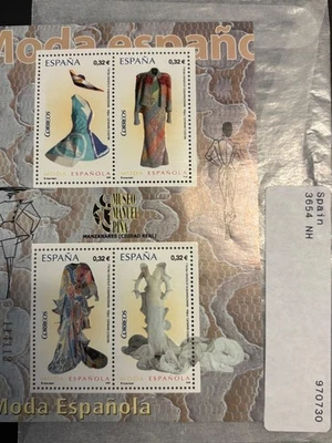 🇪🇸 Hoja Souvenir España 2001 Scott #3654.& 3441 - Moda Española - MNH Foto 1 de 3
