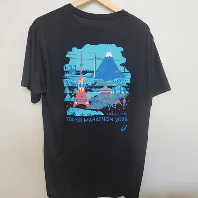 Camisa Mediana ASICS Tokyo Marathon 2025 Negra Recuerdo Fuji SkyTree Tower Nueva Foto 1 de 4