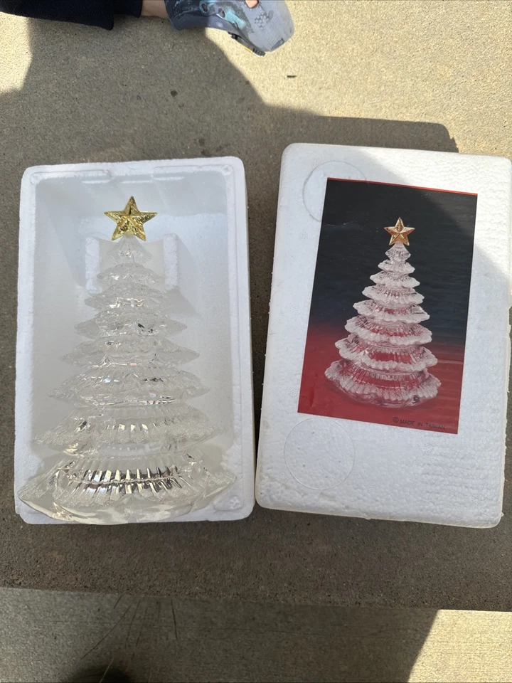 Árbol de Navidad 9 pulgadas acrílico transparente con estrella dorada hueca para una luz Foto 1 de 1