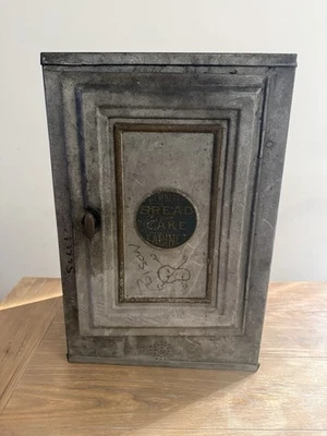 Винтажный металлический сейф для хлебных пирогов, тортов оловянный шкаф коробка для хлеба декор фермерского дома - Изображение 1 из 4