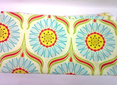 Heather Bailey for Free Spirit Westminster Fibers Fabric HB02 Pop Daisy 80x42 - Image 1 of 3