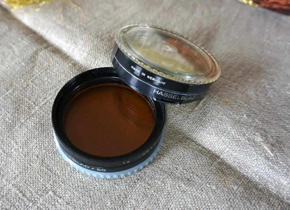 Hasselblad / 50 Vorsatzfilter Polarisationsfilter Polfilter 4 Stück (F024-703) - Bild 1 von 3