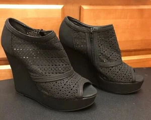 Charlotte Russe Black Wedge Heel Leather Open Toe Shoes Women Size 9 - Picture 1 of 8