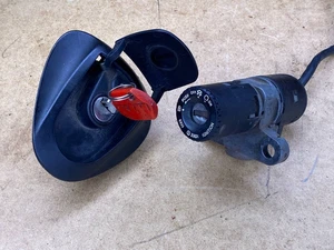 KTM 690 duke SM 2007-2011 key set tank ignition lock 75011066144 * 640 950 * - Foto 1 di 7