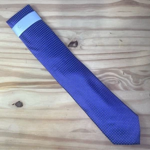 Calvin Klein vier quadratische gepflegte Packung lila Seidenkrawatte Neu mit Etikett - Bild 1 von 7