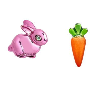 ADORABLE CONEJO ZANAHORIA ESMALTE DESAJUSTE BETSEY JOHNSON PENDIENTES NUEVOS CON ETIQUETAS Foto 1 de 4