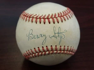 Benito Santiago JSA Authenticated Autographed Bartlett Giamatto Baseball !! - Picture 1 of 4