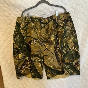 Pretty Little Thing Camouflage Plus Size Cargo Shorts Gr. 16 US Neu Mit Etikett - Bild 1 von 6