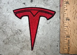 Maßgefertigter bestickter Blackout Tesla Patch zum Aufbügeln oder Aufnähen ROT SCHWARZ - Bild 1 von 2