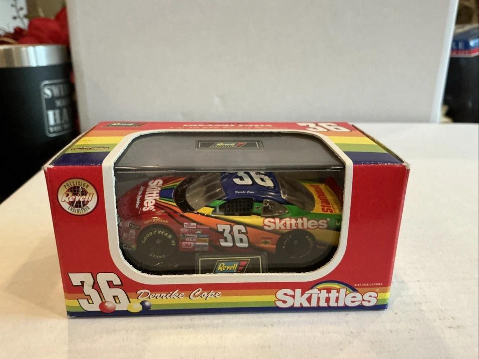 Revell 1997 Derrike Cope #36 Skittles Pontiag Grand Prix 1/10.080 Diecast 1/64 Foto 1 de 3