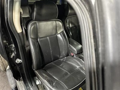 Cubo de asiento delantero de pasajero de cuero eléctrico para 06-10 HUMMER H3 841093 Foto 1 de 4