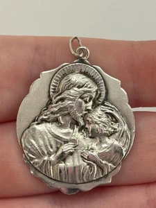 Vintage Sterling Silver Medal First Communion Jesus Child Eucharist Pendant - Picture 1 of 11