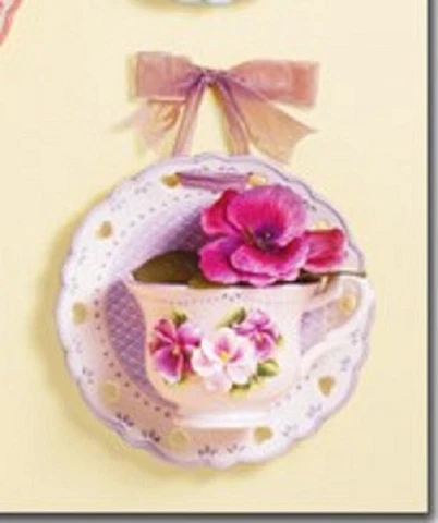 NEW PURPLE PANSY TEACUP & SAUCER WALL DECOR HANGING PLAQUE RIBBON BOW NEW IN BOX Cover