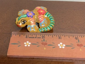 Calamita frigo ceramica geco lucertola salamandra gila mostro dipinto - Foto 1 di 3