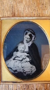 1850'S BEAUTIFUL ANTIQUE TINTED AMBROTYPE PHOTOGRAPH MOTHER & CHILD SIXTH PLATE - Picture 1 of 7