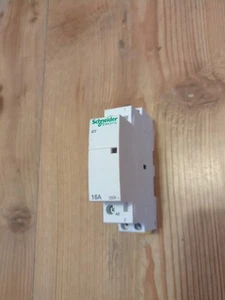 Schneider iCT Contactor 16A 16 Amp 1 Pole Normally Open NO 230v SENT FAST - Picture 1 of 5