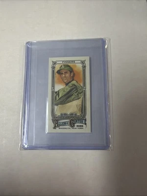 Mini Brooklyn Back 2025 Topps Allen & Ginter Rollie Fingers #328/25 Atletismo Foto 1 de 2