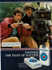 1983 Stampa Vintage Pubblicità Vantage Anni 100 Gusto Successo Sigarette Macchina Fotografica Direttore Uomo - Foto 1 di 2