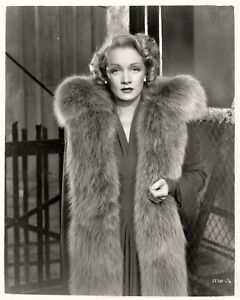 Marlene Dietrich swathed in fur ~ ORIGINAL 1942 scene portrait ~ Pittsburgh