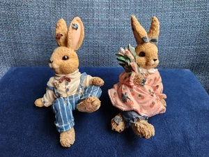 Lotto 2 statuine vintage KK 1999 resina ragazzo ragazza coniglietto pasquale scaffale 4,5" - Foto 1 di 6