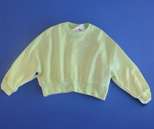 $45 NWT Nike Girls Sportwear Club Fleece Boxy Crewneck Sweatshirt Size S - Picture 1 of 4