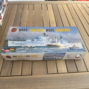 #46 - AIRFIX TIGER & HMS DARING 04213 model kit - Picture 1 of 3