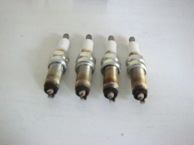 Satz Zündkerzen i30 N und i30 N Performance NGK Iridium SILZKR8H9G - Image 1 of 4