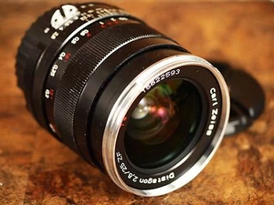 Lente Zeiss 25 mm f/2,8 Distagon T* ZF para Nikon - Vidrio impecable - Imagen 1 de 5