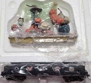 RARE HAWTHORNE VILLAGE NIGHTMARE BEFORE CHRISTMAS PUMPKIN CARVING FLAT CAR W/COA - Picture 1 of 3